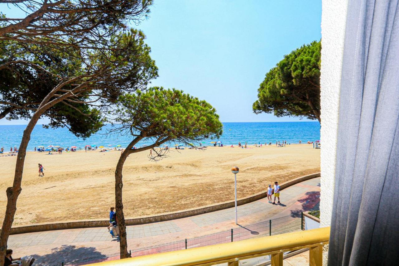 Playmar Litoral Costa Dorada - Only Families Apartman Cambrils Kültér fotó
