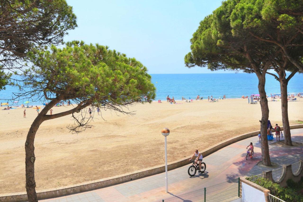 Playmar Litoral Costa Dorada - Only Families Apartman Cambrils Kültér fotó